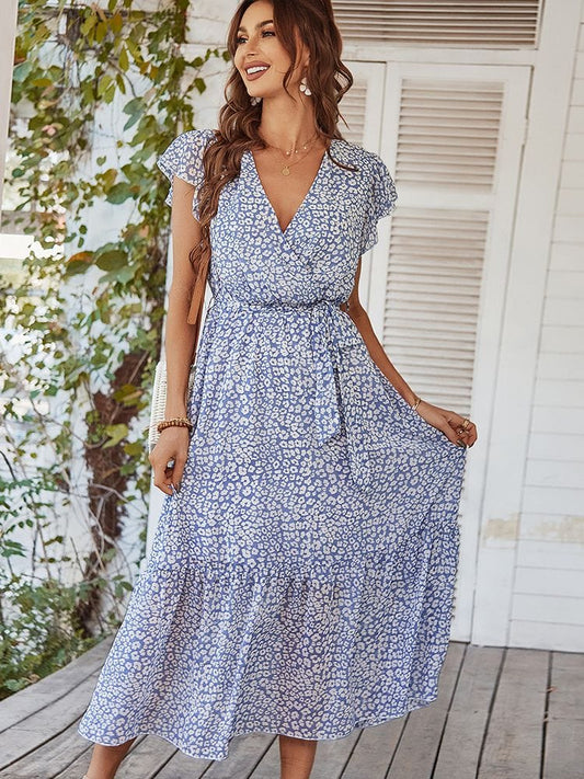 Beautifully Finished Dress in a Timeless Design