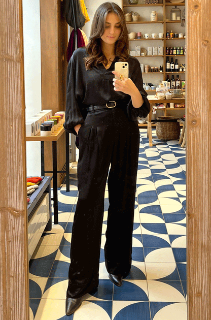 Beautifully Crafted Blouse in a Classic Style