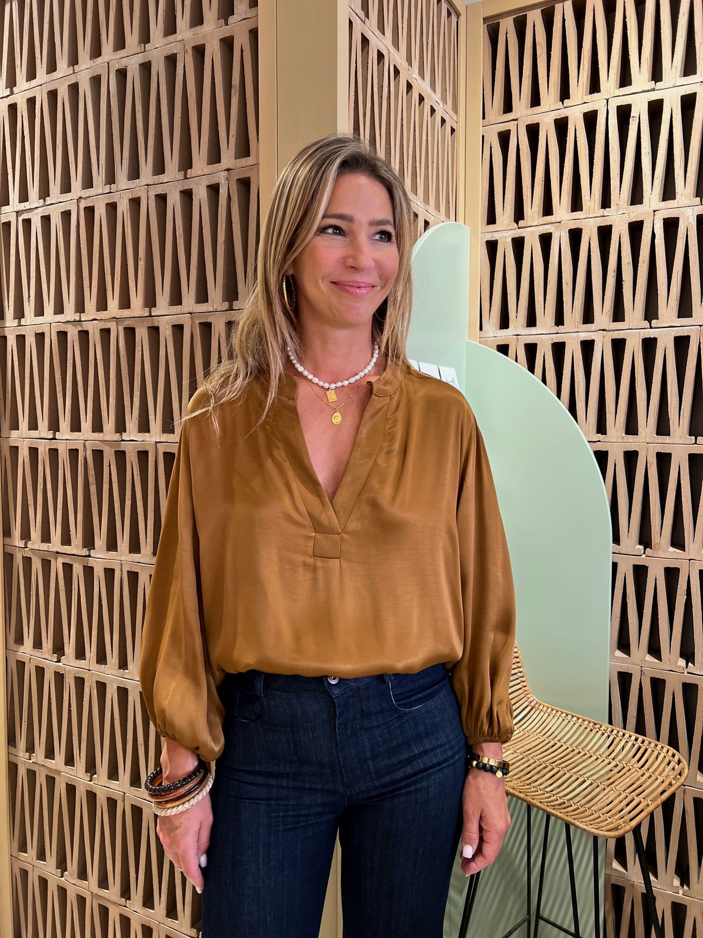 Beautifully Crafted Blouse in a Classic Style