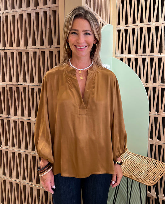 Beautifully Crafted Blouse in a Classic Style