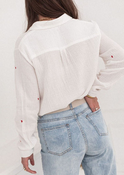 Sophisticated Blouse with a Clean Classic Look