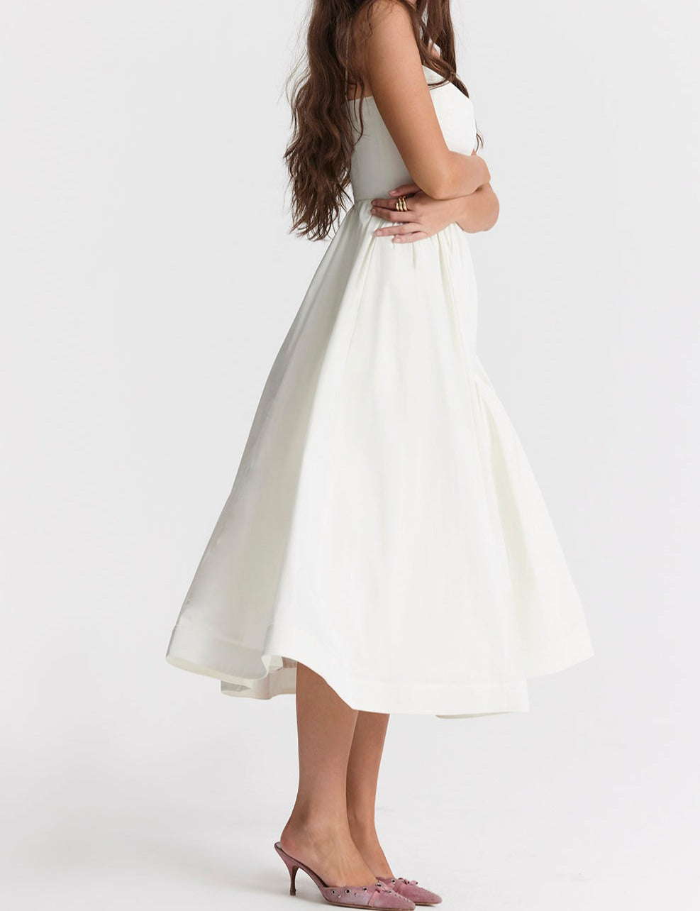 Beautifully Finished Dress in a Timeless Design