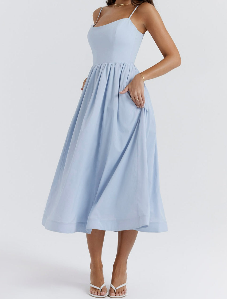 Beautifully Finished Dress in a Timeless Design