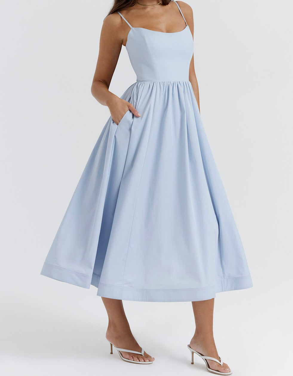 Beautifully Finished Dress in a Timeless Design