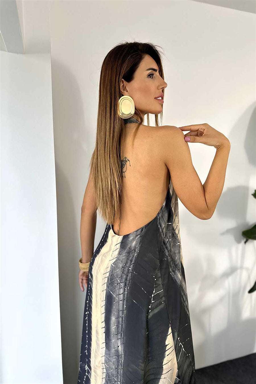Beautifully Crafted Dress in a Classic Style