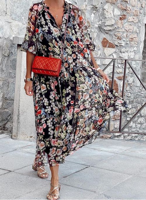 Sophisticated Dress with a Clean Classic Look