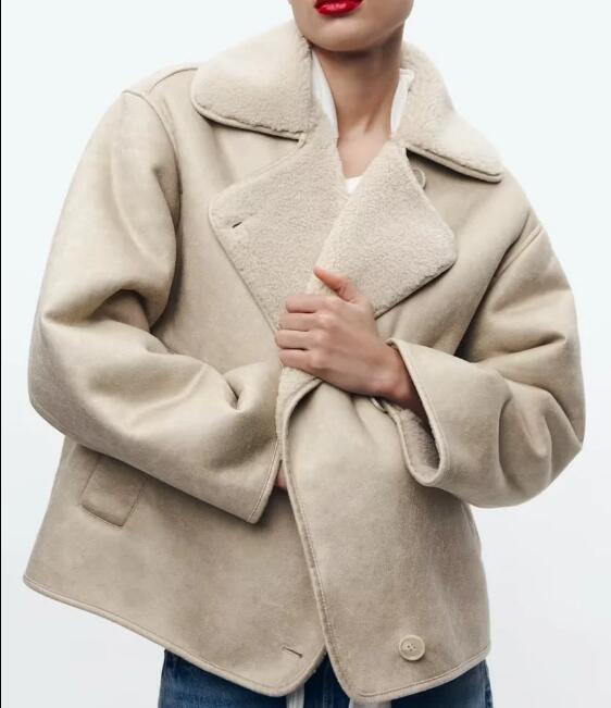Sophisticated Coat with a Clean Classic Look