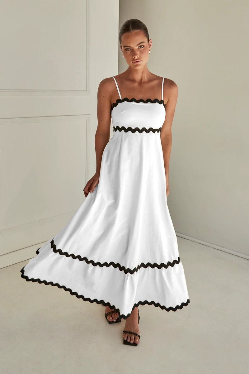 Well Tailored Dress with a Graceful Silhouette