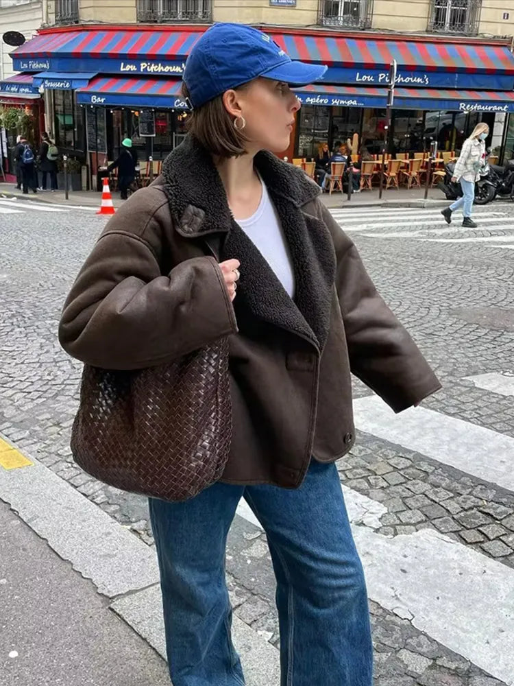 Effortlessly Elegant Coat with a Timeless Design