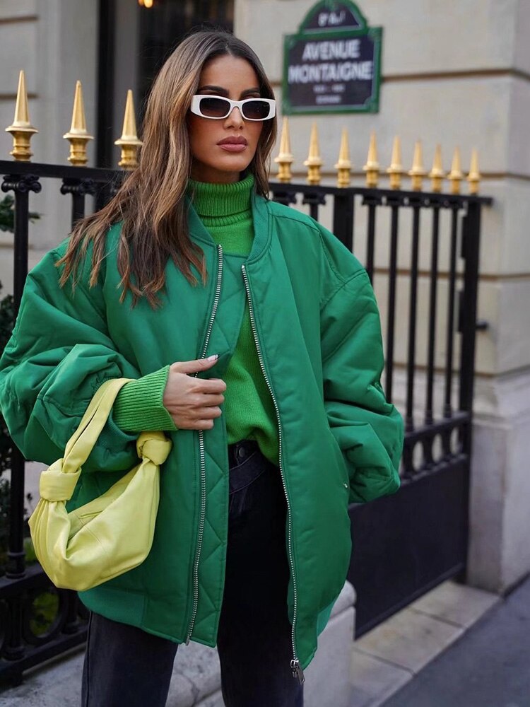 Effortlessly Elegant Jacket with a Timeless Design