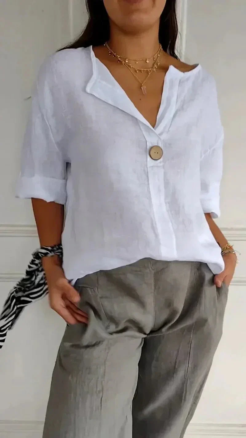 Effortlessly Elegant Blouse with a Timeless Design