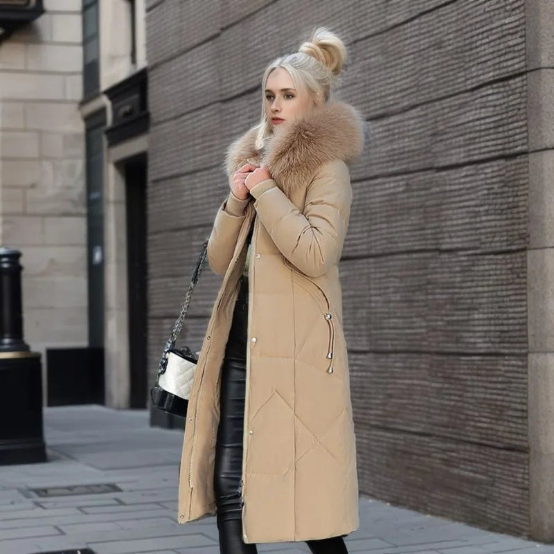 Well Tailored Coat with a Graceful Silhouette