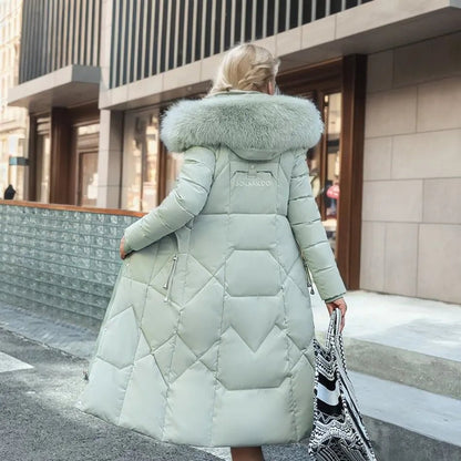 Well Tailored Coat with a Graceful Silhouette