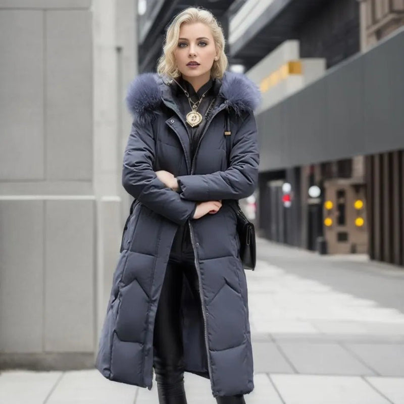 Well Tailored Coat with a Graceful Silhouette