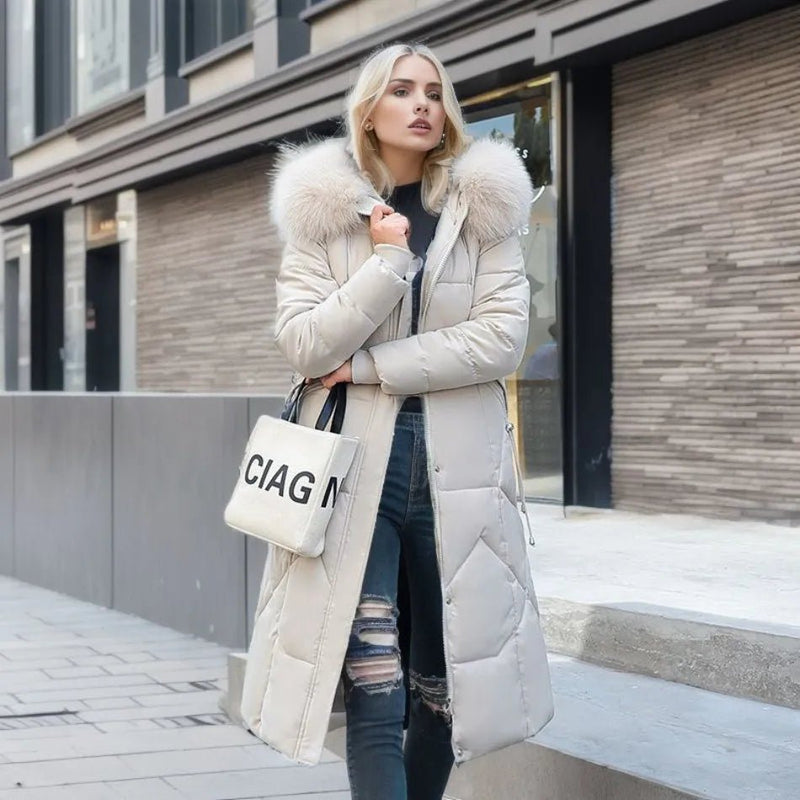 Well Tailored Coat with a Graceful Silhouette