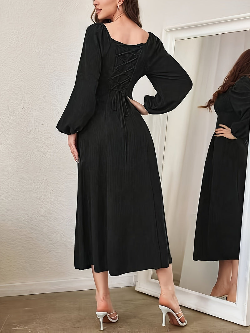 Well Tailored Dress with a Graceful Silhouette