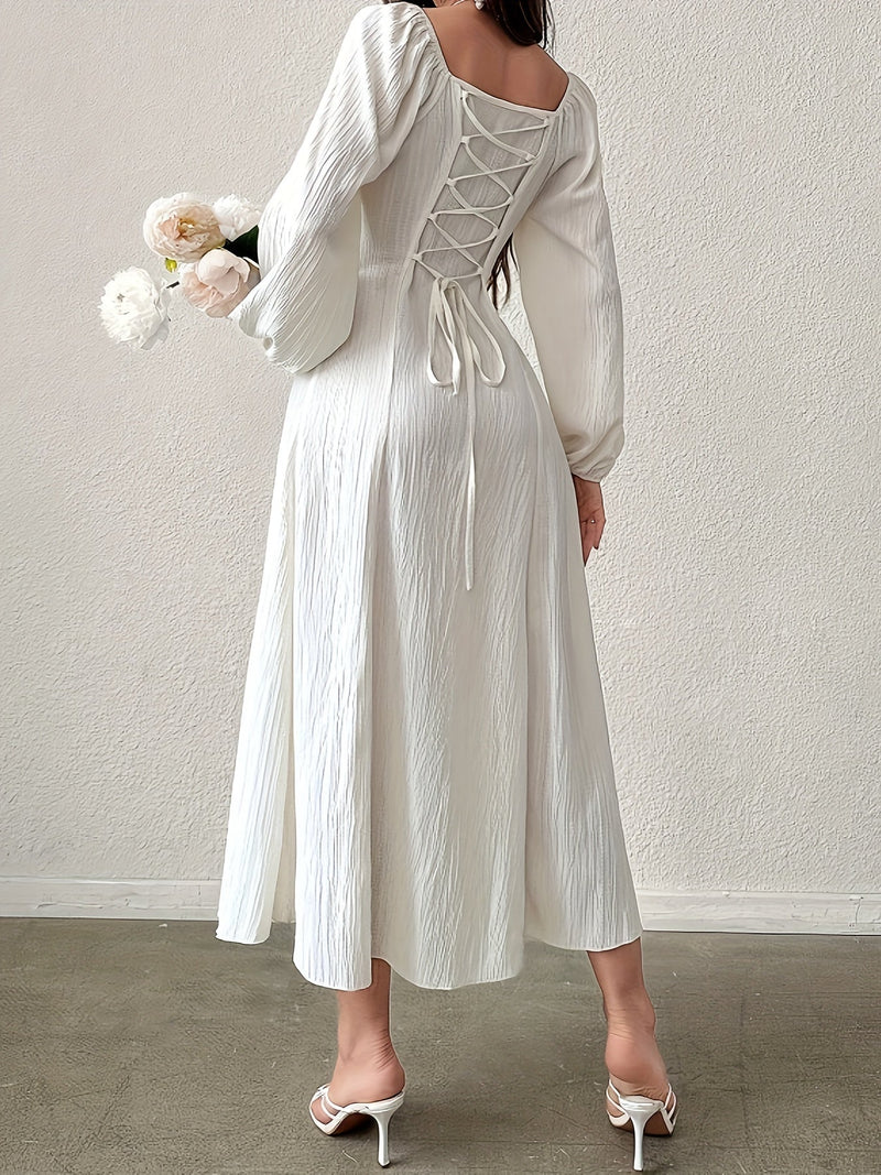 Well Tailored Dress with a Graceful Silhouette