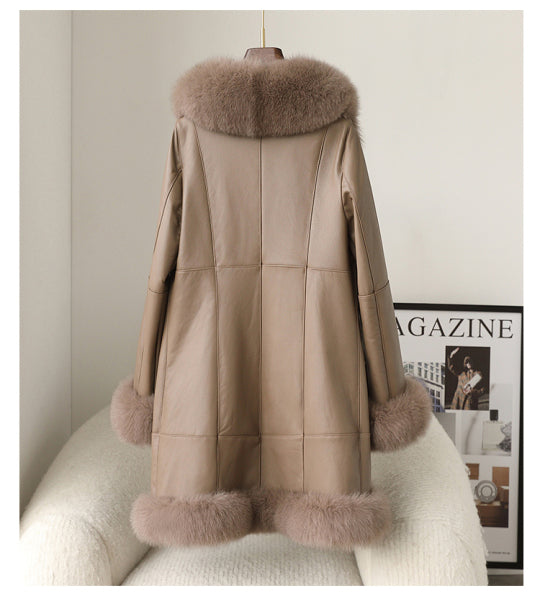 Effortlessly Elegant Coat with a Timeless Design