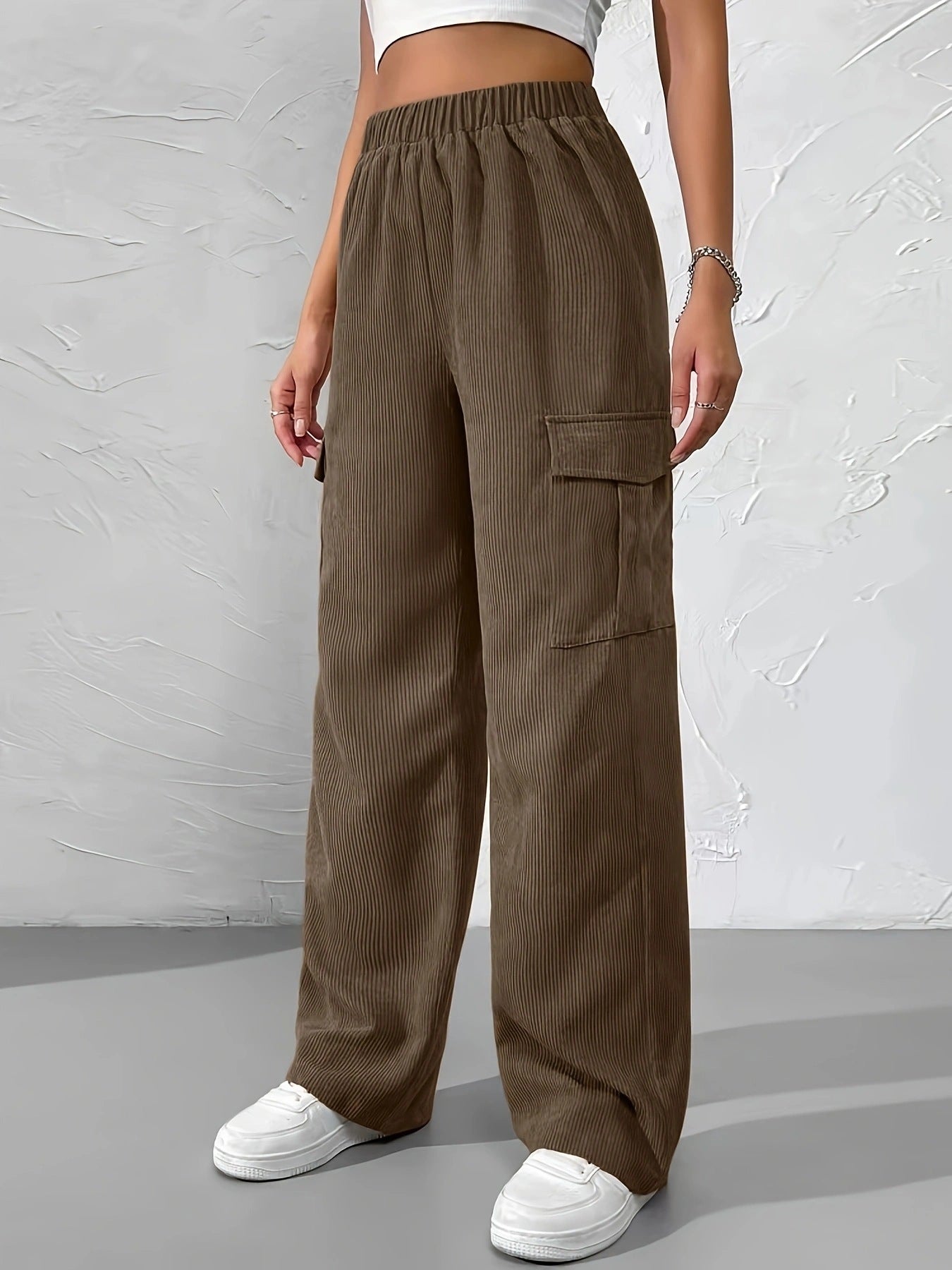 Elegantly Styled Pants for Everyday Wear