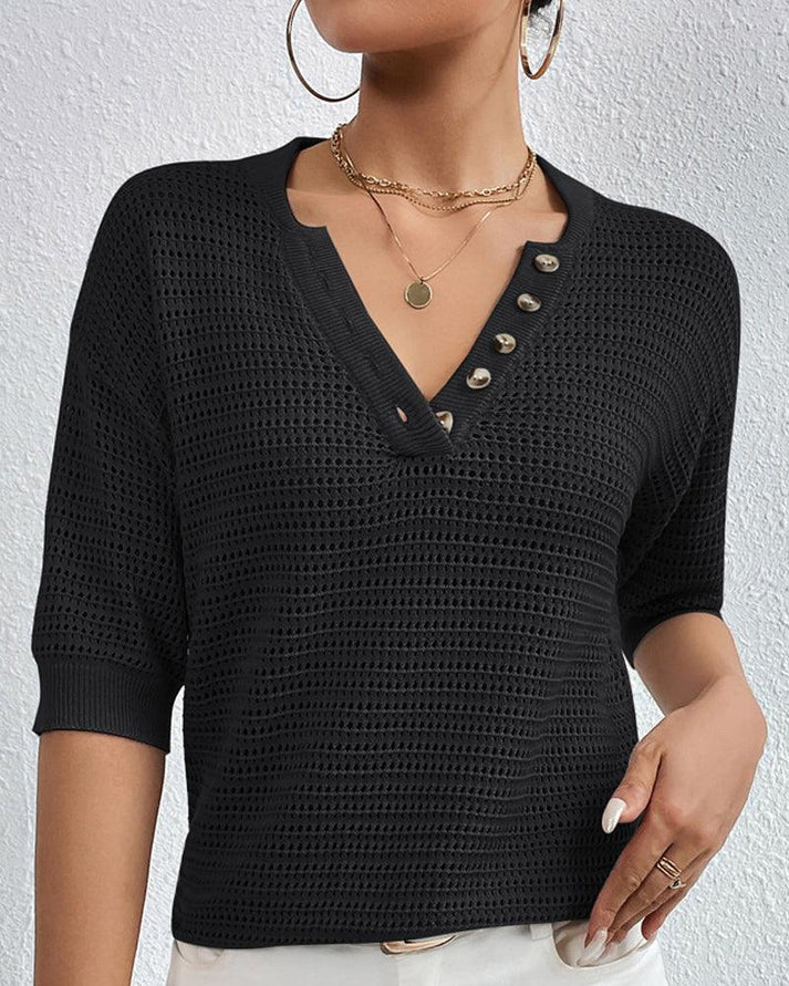 Effortlessly Elegant Top with a Timeless Design
