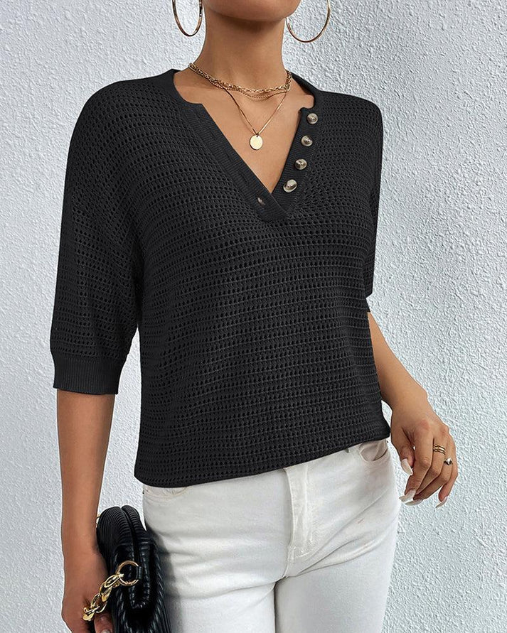 Effortlessly Elegant Top with a Timeless Design