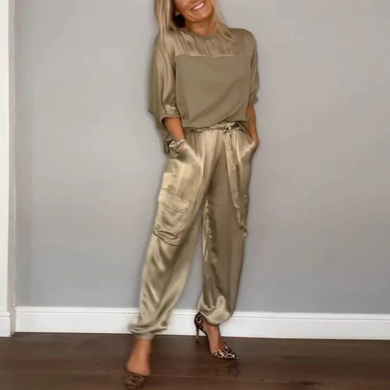 Effortlessly Elegant Garment with a Timeless Design