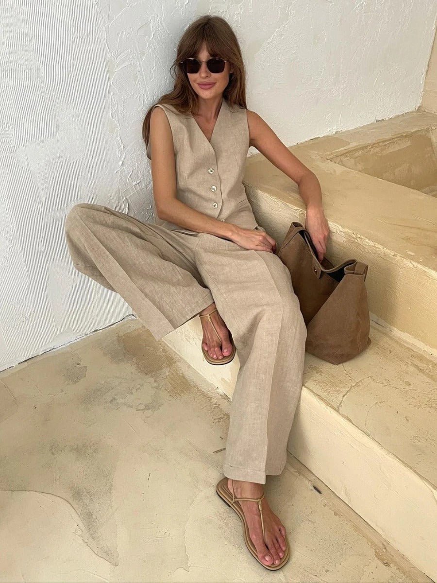 Effortlessly Elegant Garment with a Timeless Design