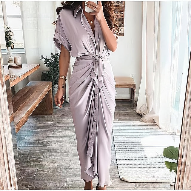 Well Tailored Dress with a Graceful Silhouette