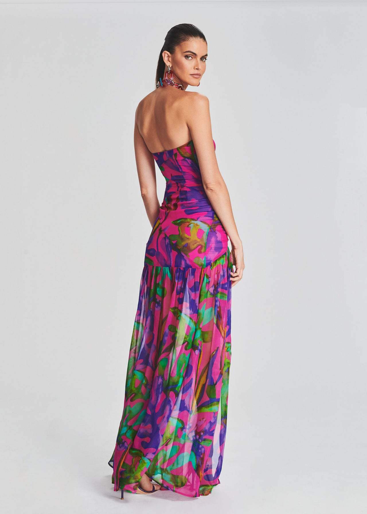 Beautifully Crafted Dress in a Classic Style