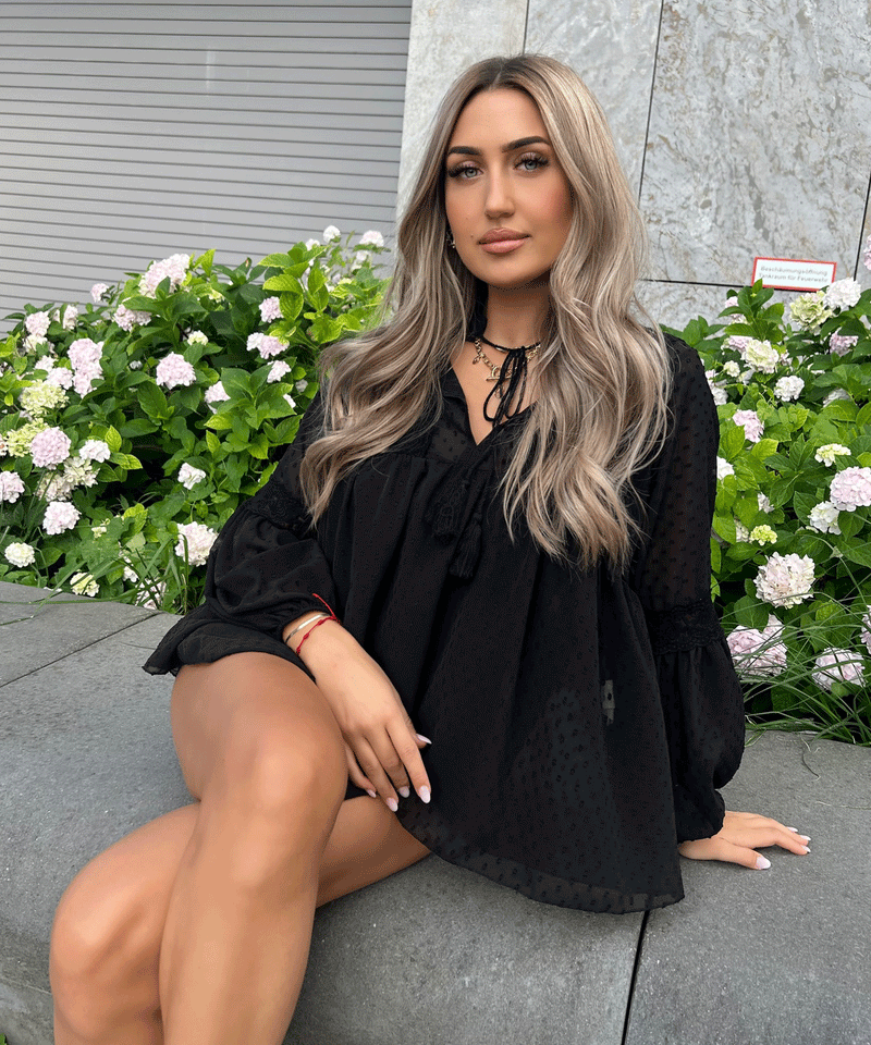 Polished Blouse with an Effortless Classic Look