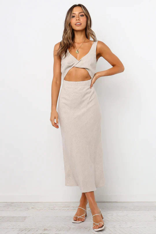 A Vintage Style Dress with Delicate Timeless Details
