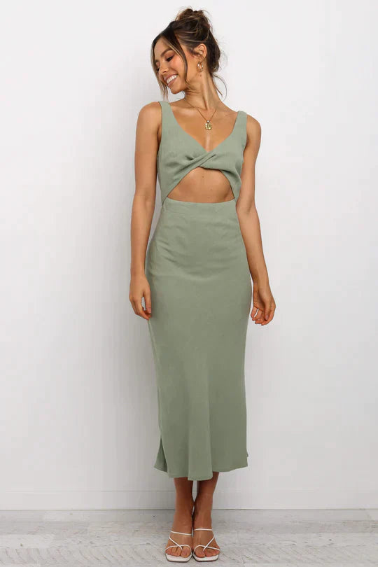 Beautifully Finished Dress in a Timeless Design