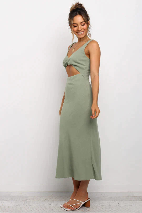 Beautifully Finished Dress in a Timeless Design