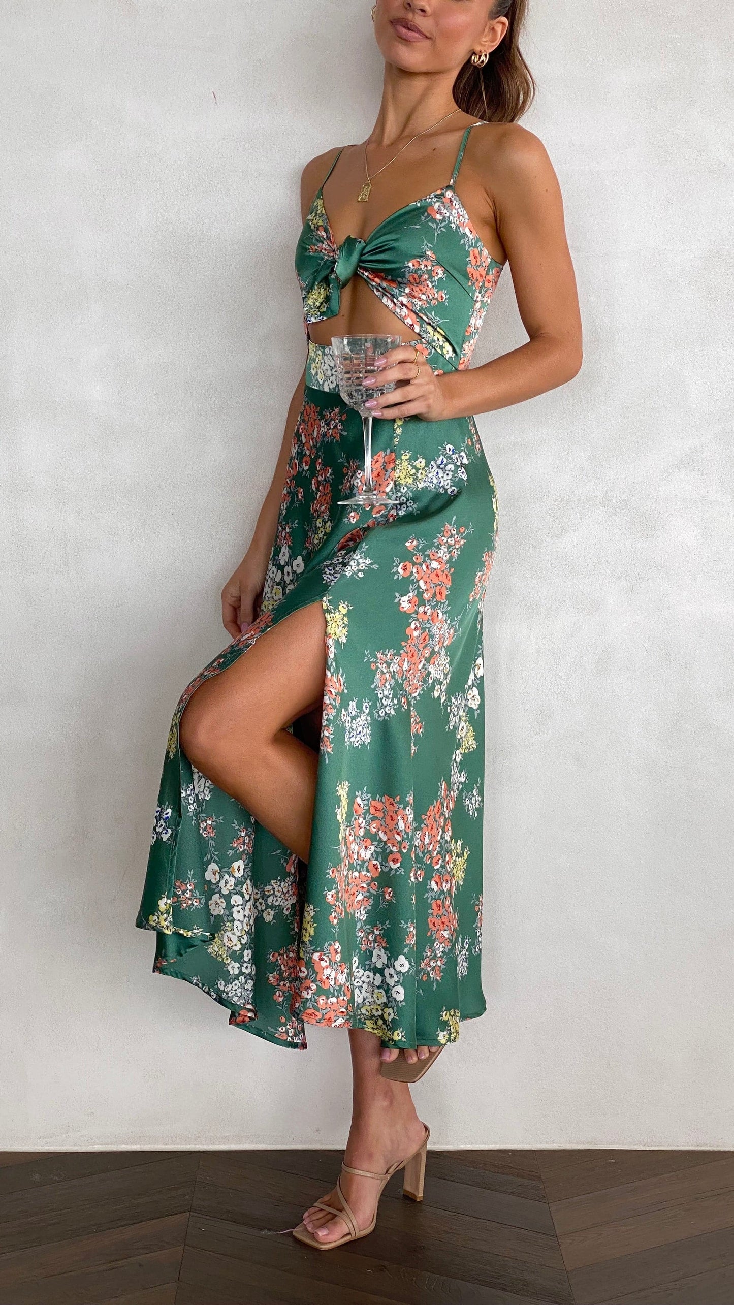 Polished Dress with an Effortless Classic Look