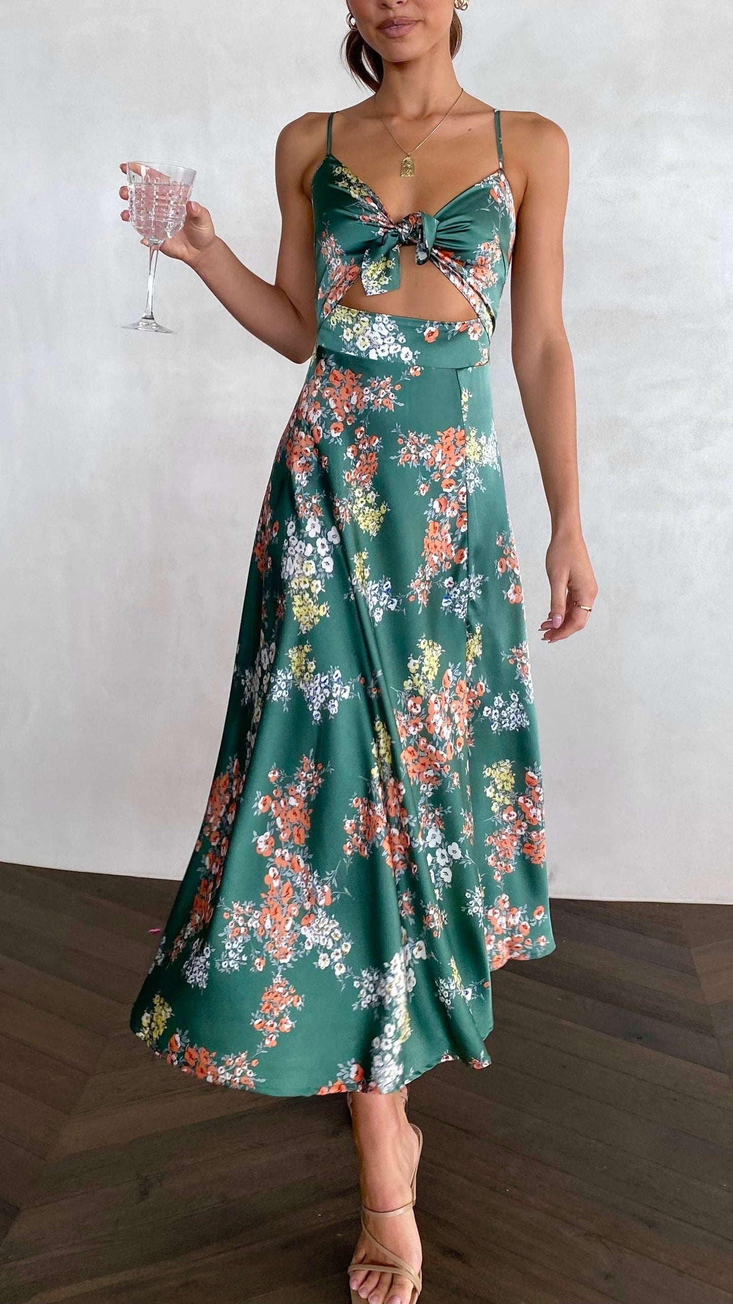 Polished Dress with an Effortless Classic Look
