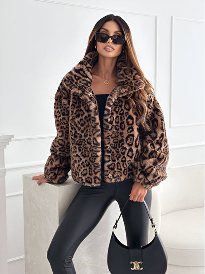 Effortlessly Elegant Jacket with a Timeless Design