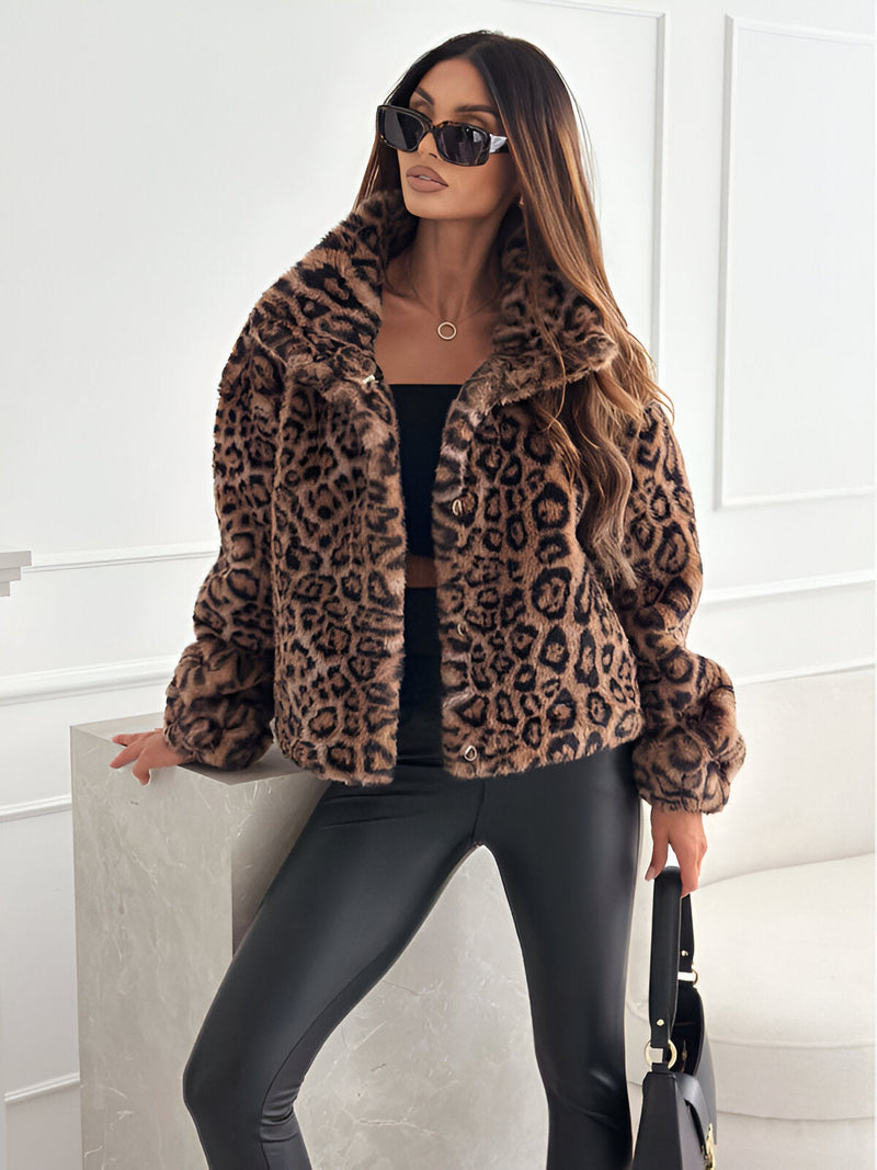 Effortlessly Elegant Jacket with a Timeless Design