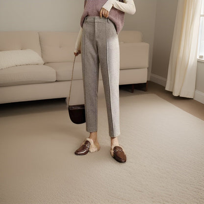 Elegantly Styled Trousers for Everyday Wear