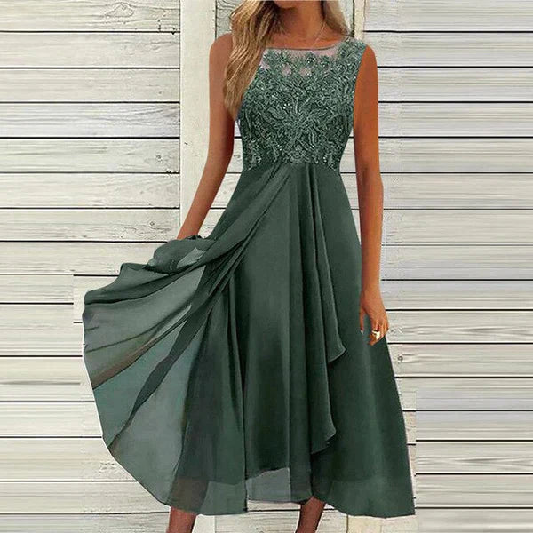 Well Tailored Dress with a Graceful Silhouette