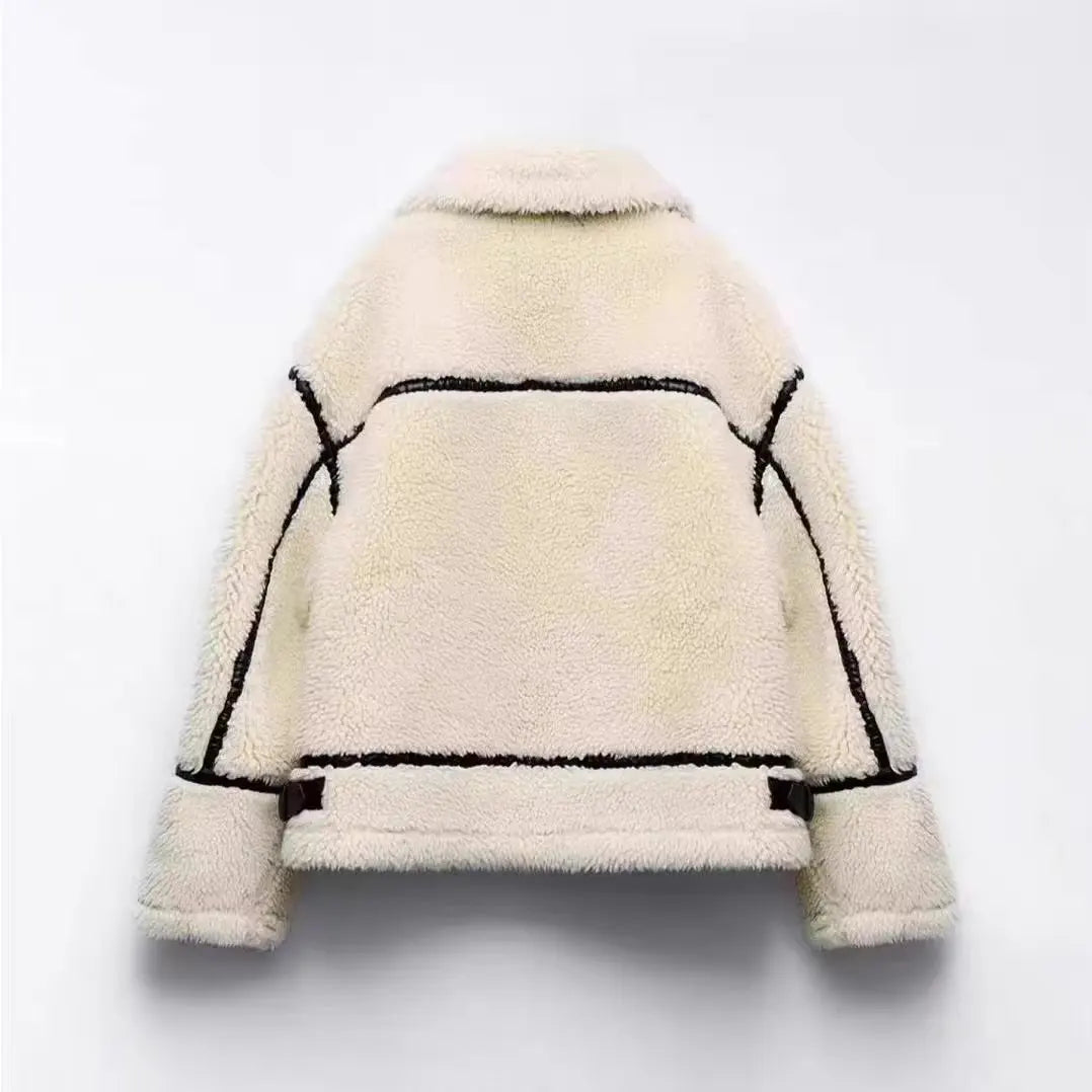 Gracefully Styled Coat for Any Occasion