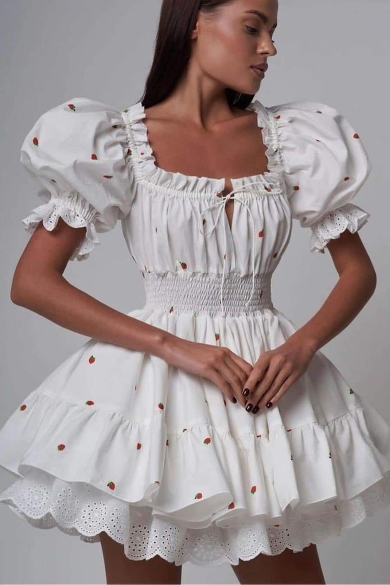 Classic Vintage Dress with a Flattering Fit