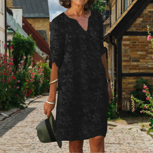 Effortlessly Elegant Dress with a Timeless Design