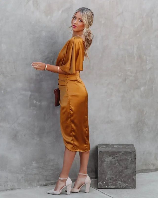 Well Tailored Garment with a Graceful Silhouette