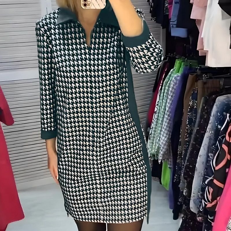 Classic Vintage Dress with a Flattering Fit