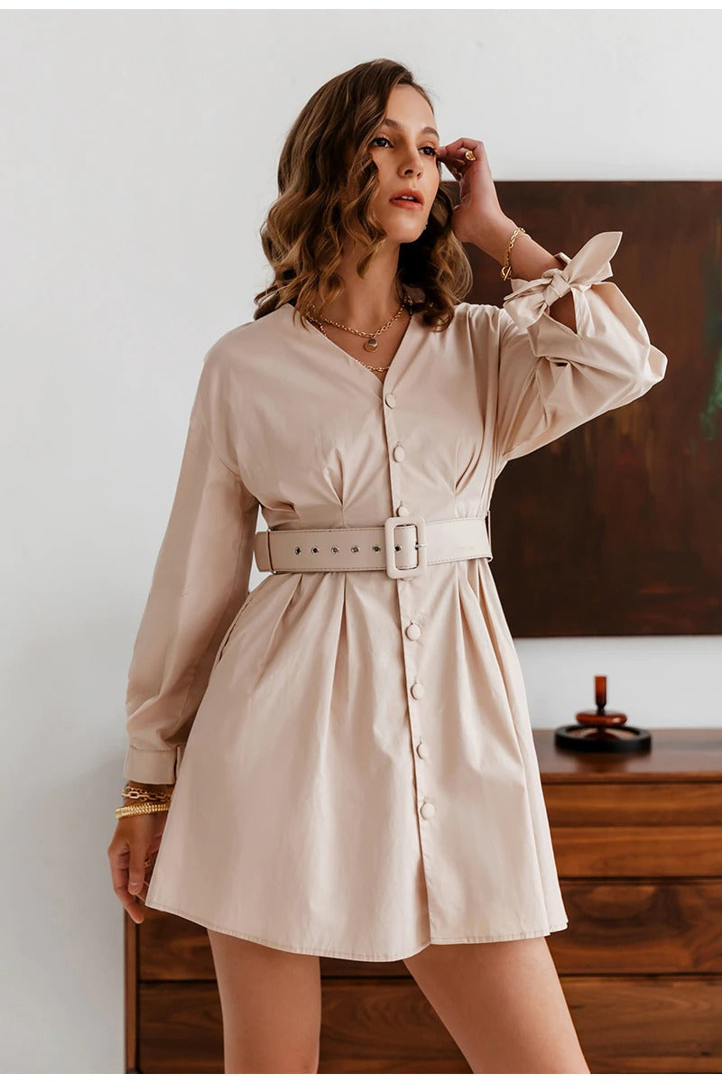 Effortlessly Elegant Garment with a Timeless Design