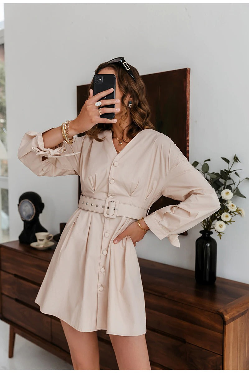 Effortlessly Elegant Garment with a Timeless Design