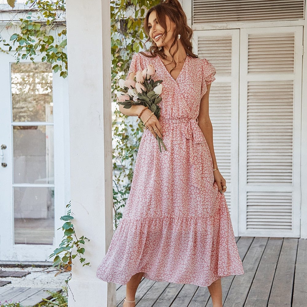 Effortlessly Elegant Dress with a Timeless Design