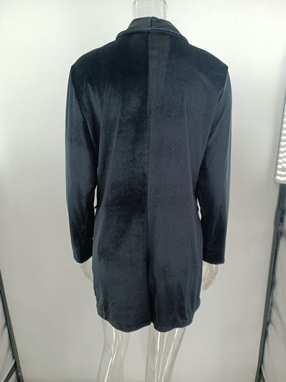 Effortlessly Elegant Jacket with a Timeless Design