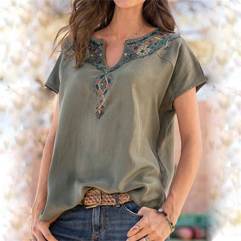 Elegantly Styled Blouse for Everyday Wear