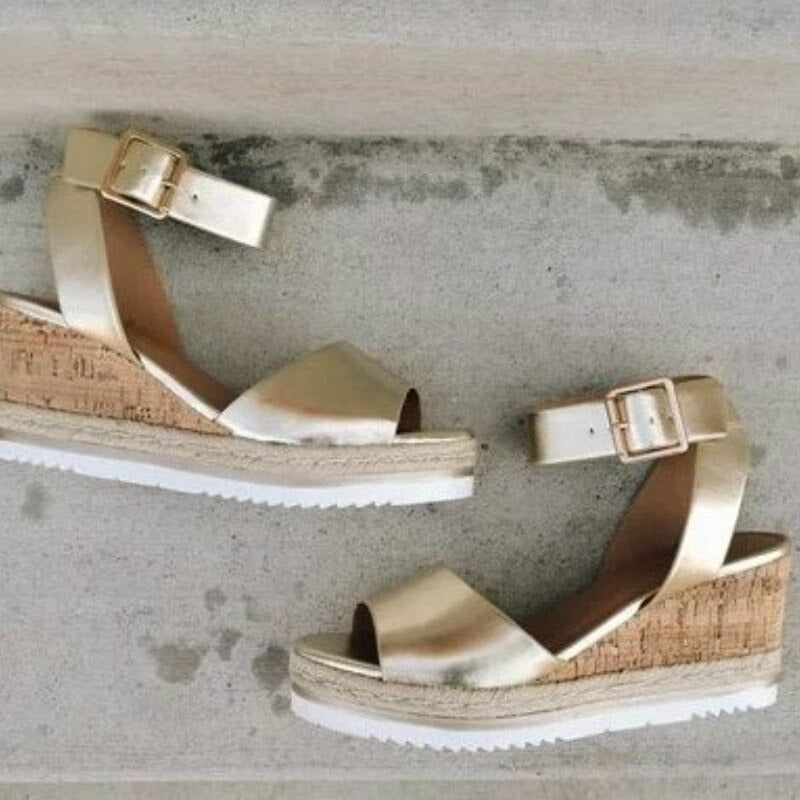 Chic Orthopedic Sandals with Unique Design